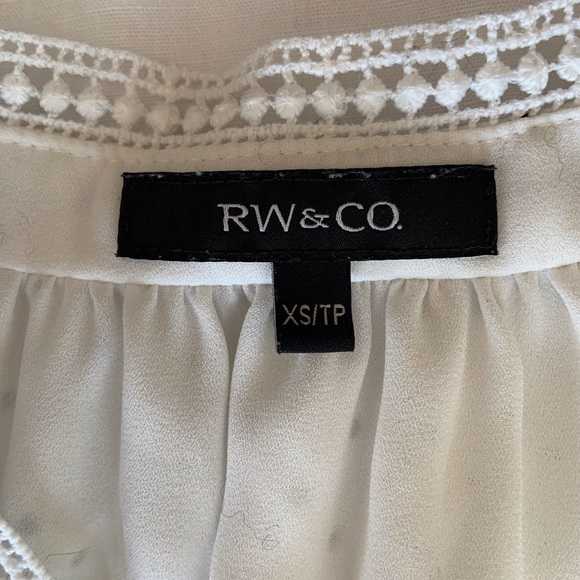 RW&CO Sleeveless Blouse - Picture 3 of 3